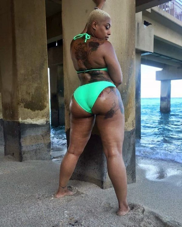 meagre glowering in bikinis xxx pics