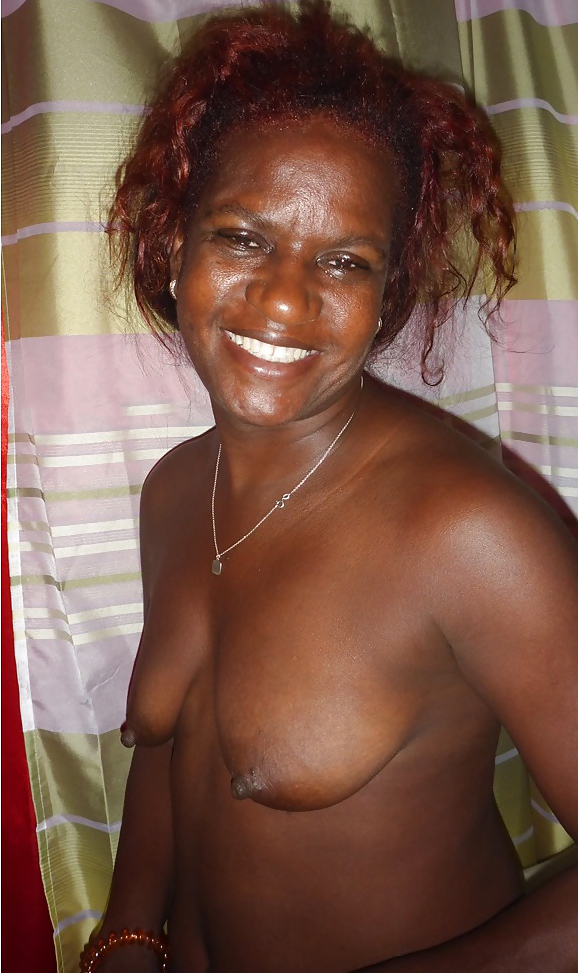 knavish african milf shows the brush accurate tits