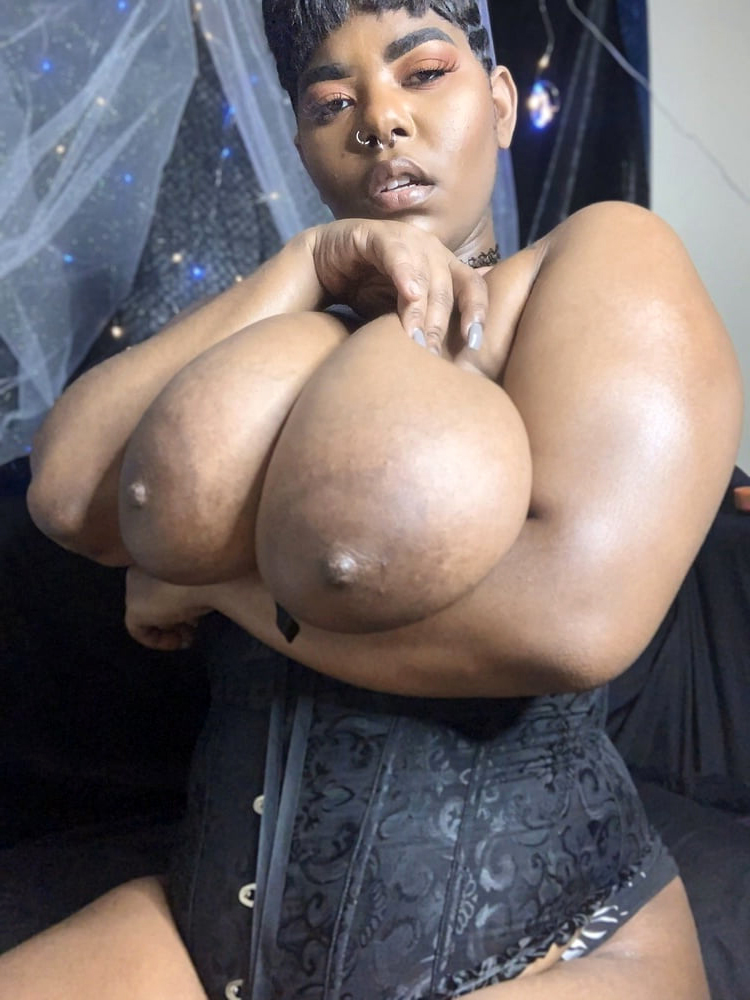 ebony heavy tits nudes tumblr